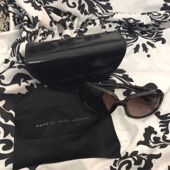 Marc Jacobs sunglasses PRELOVED - Picture 4 of 7